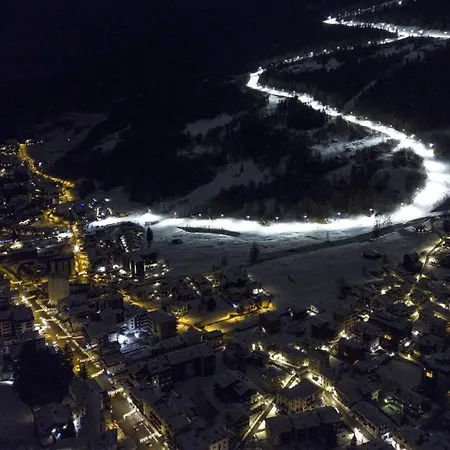 Giuly & Snow Relax Fronte Piste דירה